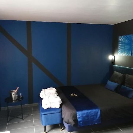 Appartement Avec Sauna Et Balneo Privatifs -Troyes Centre Buitenkant foto