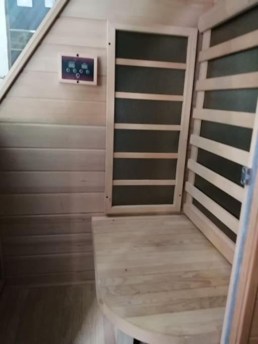 Appartement Avec Sauna Et Balneo Privatifs -Troyes Centre Buitenkant foto